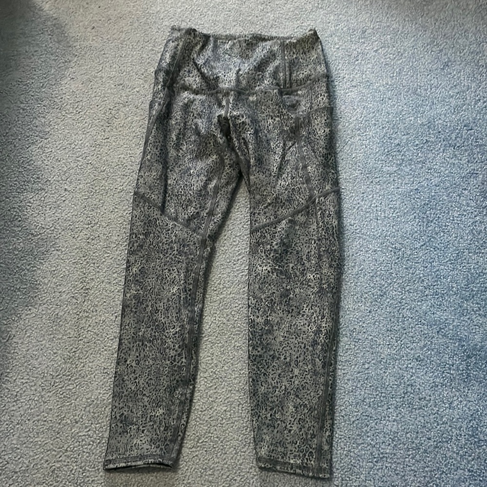Cheetah print leggings